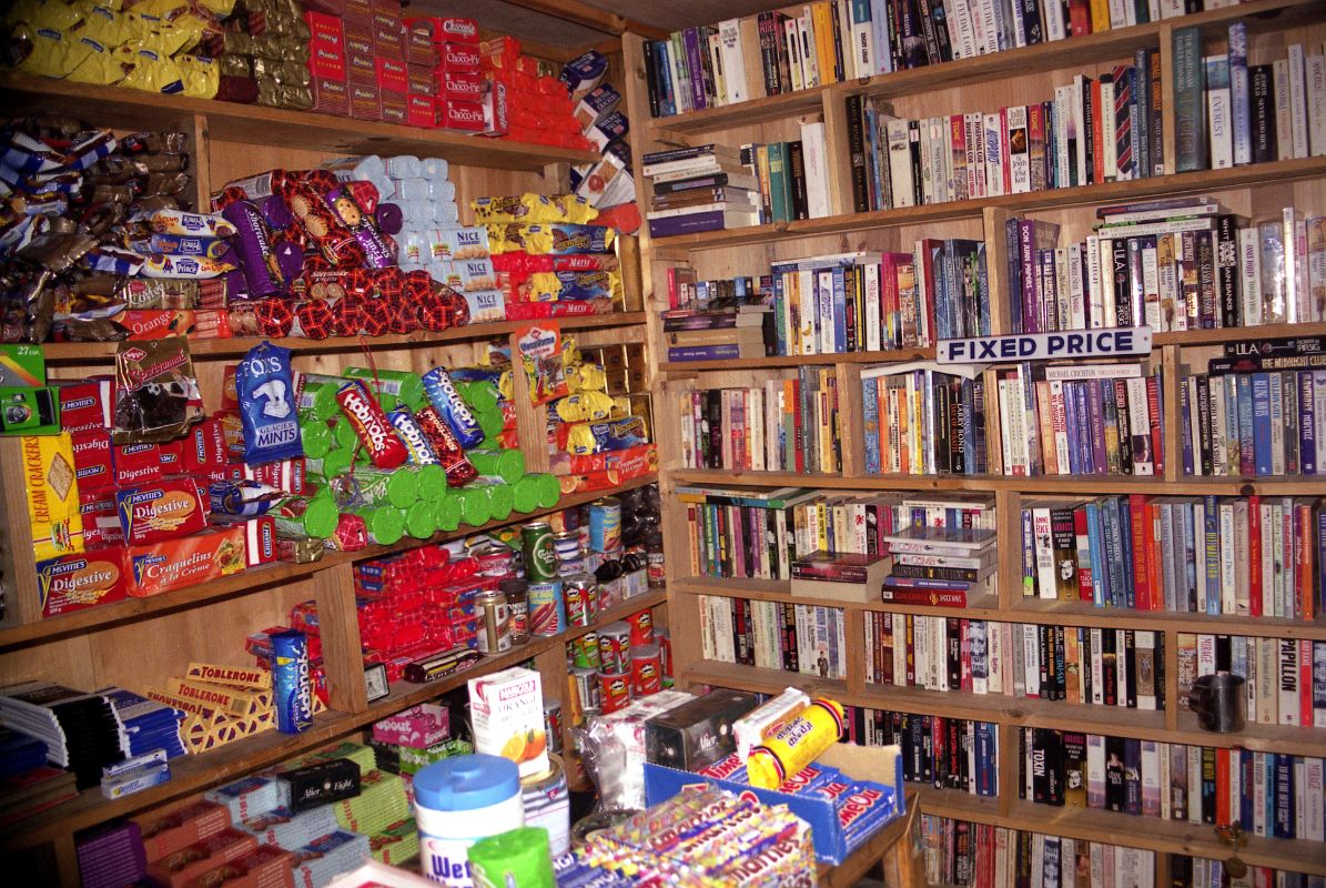 05 Gokyo Shop Has Snacks and Books